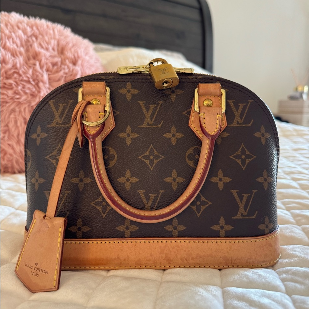Original Louis Vuitton Paris Apple BB Purse for Sale